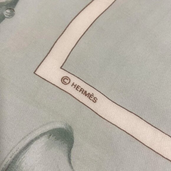 Auth HERMES Carre 90 - Light Green Cream Multi Scarf - Picture 4 of 7